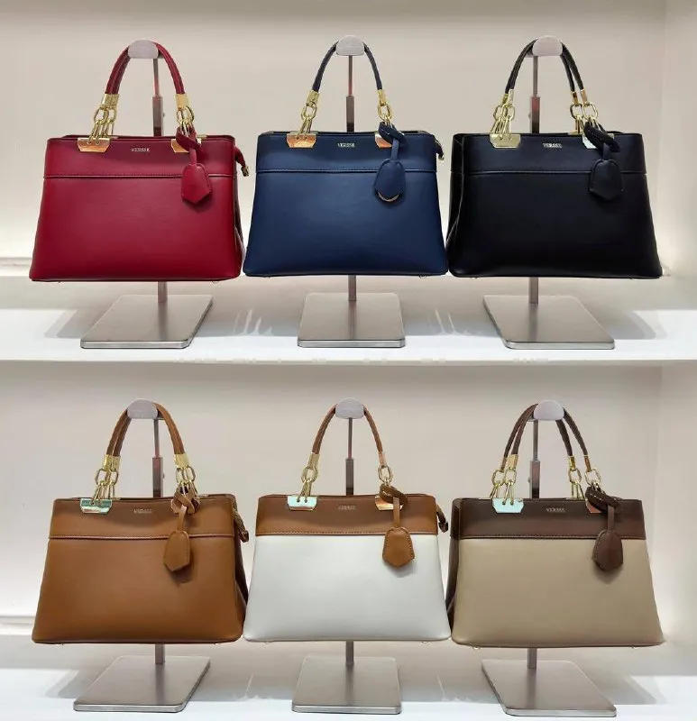 Versse Medium Handbag